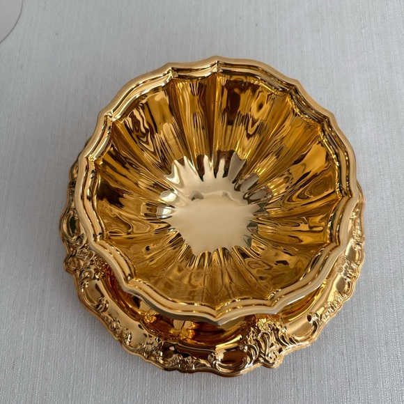 International Silver Company 24K Gold Plated Serving Bowl - Picture 2 of 10
